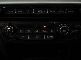 Kia Niro 64kWh 3 (201 bhp) - NAV - HEATED LEATHER - HEATED STEERING