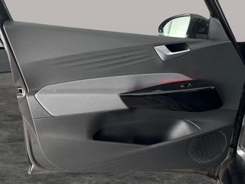 Volkswagen ID.3 Pro Performance 58kWh Life (204 ps) - HEATED STEERING - COMFORT 