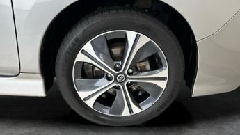 Nissan Leaf 40kWh Tekna (150 ps) - LANE DEPARTURE  - CRUISE - 17IN ALLOYS