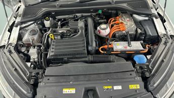 Skoda Octavia 1.4 TSI iV 13kWh vRS Plug-in DSG (245 ps) - BLUETOOTH - PARK SEN