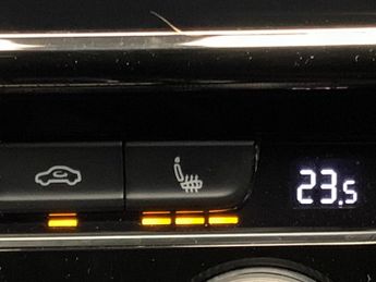 Volkswagen Golf 2.0 TSI GPF GTI Performance DSG (245 ps) - REVERSE CAM - HEATED 