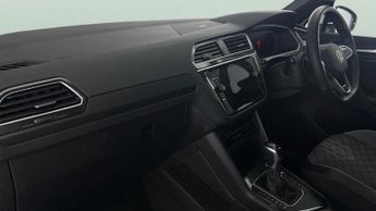 Volkswagen Tiguan 1.5 TSI R-Line DSG (150 ps) - CLIMATE CONTROL - SD CARD MEDIA IN