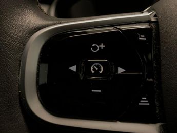 Volvo XC90 2.0h T8 Twin Engine Recharge 11.6kWh R-Design Plug-in 4WD (390 p