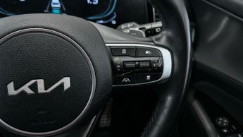 Kia Sportage 1.6 h T-GDi GT-Line (226 bhp) - LANE DEPARTURE  - LANE FOLLOWING