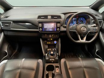 Nissan Leaf 39kWh Tekna (150 ps) - LED - NAV - LANE DEPARTURE