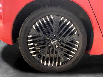 Nissan Leaf 39kWh Tekna (150 ps) - LED - NAV - LANE DEPARTURE