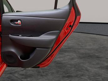 Nissan Leaf 39kWh Tekna (150 ps) - LED - NAV - LANE DEPARTURE