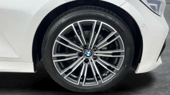 BMW 3 Series 2.0 320i M Sport (184 ps) - ADAPTIVE LIGHTS - ACOUSTIC GLAZING