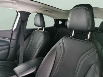 Ford Mustang Mach-e Extended Range 91kWh Automatic (294 ps) - REVERSE CAM - NAV