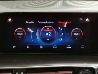 Mercedes-Benz EQC EQC 400 80kWh AMG Line (Premium) 4MATIC (408 ps) - REVERSE CAM -