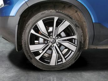 Volvo XC40 Recharge Twin 78kWh Pro AWD (408 ps) - SURROUND VIEW - PARK ASSI