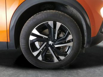 Peugeot E-2008 50kWh GT (136 ps) - REVERSE CAM - NAV - HEATED SEATS