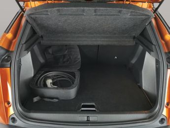 Peugeot E-2008 50kWh GT (136 ps) - REVERSE CAM - NAV - HEATED SEATS