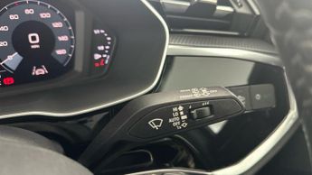 Audi Q3 1.5 TFSI CoD 35 S line S Tronic (150 ps) - BLUETOOTH - DRIVING M