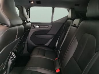 Volvo XC40 Recharge Twin 78kWh Pro AWD (408 ps) - SURROUND VIEW - PARK ASSI