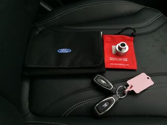 Ford Mustang Mach-e Extended Range 91kWh Automatic (294 ps) - REVERSE CAM - NAV