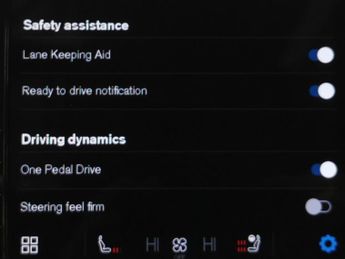 Volvo XC40 Recharge Twin 78kWh Pro AWD (408 ps) - SURROUND VIEW - PARK ASSI