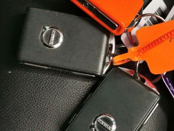 Volvo XC40 Recharge Twin 78kWh Pro AWD (408 ps) - SURROUND VIEW - PARK ASSI