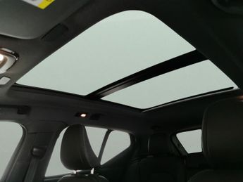 Volvo XC40 Recharge Twin 78kWh Pro AWD (408 ps) - SURROUND VIEW - PARK ASSI