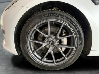 Tesla Model 3 Standard Range Plus RWD (241 bhp) - PARK ASSIST - LED - REVERSE 