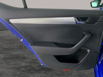 Skoda Superb 2.0 TDI SE DSG (122 ps) - PARK SENSORS - 18IN ALLOYS - AIR CON