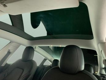 Tesla Model 3 Standard Range Plus RWD (241 bhp) - PARK ASSIST - LED - REVERSE 