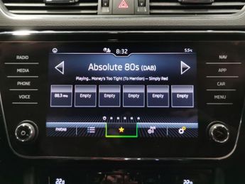 Skoda Superb 2.0 TDI SE DSG (122 ps) - PARK SENSORS - 18IN ALLOYS - AIR CON