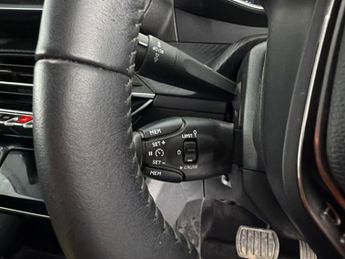 Peugeot E-2008 50kWh Allure Premium (136 ps) - CRUISE - SPEED LIMIT RECOG - HAL