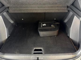 Peugeot E-2008 50kWh Allure Premium (136 ps) - CRUISE - SPEED LIMIT RECOG - HAL