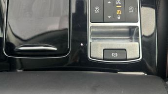 Land Rover Discovery 3.0 SD V6 HSE Luxury 4WD (306 ps) - MERIDIAN AUDIO - NAV - HEATE