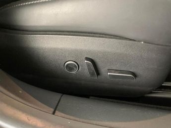 Tesla Model 3 Standard Range Plus RWD (241 bhp) - PARK ASSIST - LED - REVERSE 