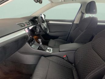 Skoda Superb 2.0 TDI SE DSG (122 ps) - PARK SENSORS - 18IN ALLOYS - AIR CON