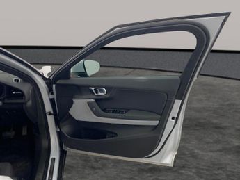 Polestar Polestar 2 Single Motor 69kWh Standard Range Fastback FWD (231 ps) - LANE D