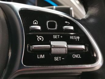 Mercedes-Benz EQC EQC 400 80kWh Sport 4MATIC (408 ps) - HEATED LEATHER - MIRROR PA