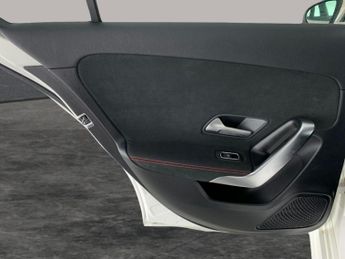 Mercedes-Benz A Class 1.5 A180d AMG Line 7G-DCT (116 ps) - HEATED SEATS - ALCANTARA