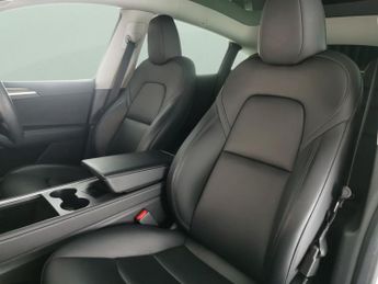 Tesla Model Y SUV RWD (346 ps) - KEYLESS ENTRY - REVERSE CAM - NAV