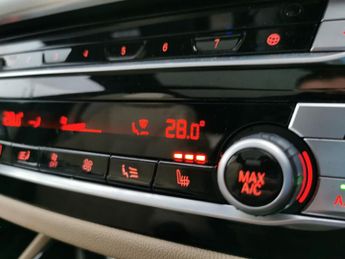 BMW iX3 80kWh Premier Edition (286 ps) - KEYLESS ENTRY - PARK ASSIST - R