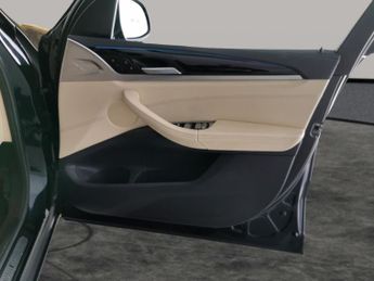 BMW iX3 80kWh Premier Edition (286 ps) - KEYLESS ENTRY - PARK ASSIST - R