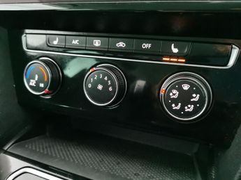 Volkswagen Passat 1.5 TSI EVO SEL DSG (150 ps) - CARPLAY - KEYLESS ENTRY - LED