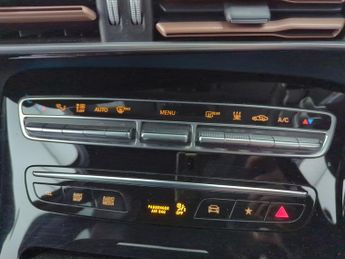 Mercedes-Benz EQC EQC 400 80kWh AMG Line 4MATIC (408 ps) - HEATED LEATHER - LANE D