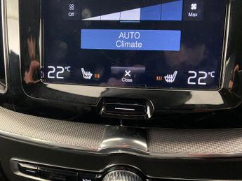 Volvo XC60 2.0h T8 Twin Engine 11.6kWh R-Design Plug-in AWD (390 ps) - SENS