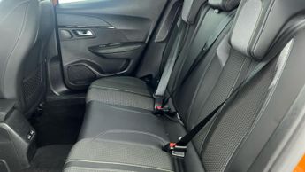 Peugeot E-2008 50kWh GT (136 ps) - BLIND SPOT ASSIST - LANE DEPARTURE  - BLUETO