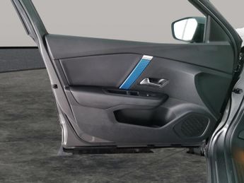 Citroen e-C4 50kWh Shine Plus (7.4kW Charger) (136 ps) - REVERSE CAM - NAV