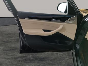 BMW iX3 80kWh Premier Edition (286 ps) - KEYLESS ENTRY - PARK ASSIST - R