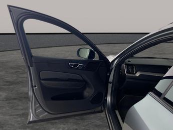 Volvo XC60 2.0h T8 Twin Engine 11.6kWh R-Design Plug-in AWD (390 ps) - SENS