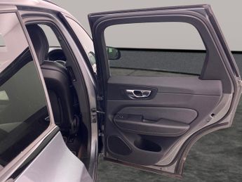 Volvo XC60 2.0h T8 Twin Engine 11.6kWh R-Design Plug-in AWD (390 ps) - SENS