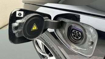 Volvo XC40 1.5h T4 Recharge 10.7kWh R-Design Plug-in (211 ps) - CLIMATE CON