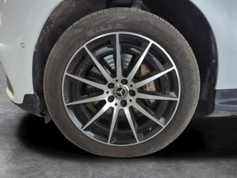 Mercedes-Benz EQC EQC 400 80kWh AMG Line 4MATIC (408 ps) - HEATED LEATHER - LANE D