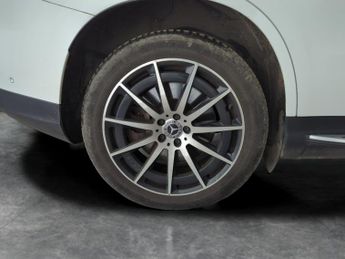 Mercedes-Benz EQC EQC 400 80kWh AMG Line 4MATIC (408 ps) - HEATED LEATHER - LANE D