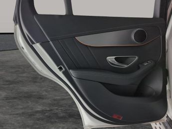 Mercedes-Benz EQC EQC 400 80kWh AMG Line 4MATIC (408 ps) - HEATED LEATHER - LANE D